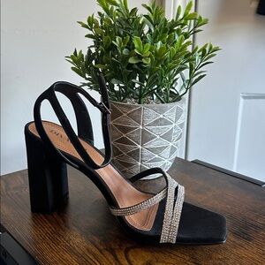 Elegant Black Sandals with Silver Accents